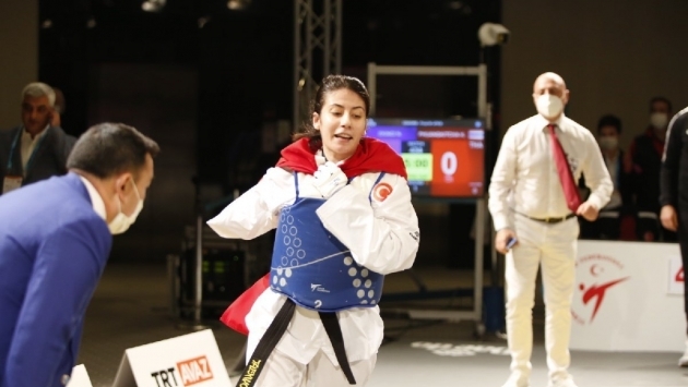 Dünya Para Taekwondo Şampiyonası’nda Meryem Betül Çavdar altın madalya kazandı