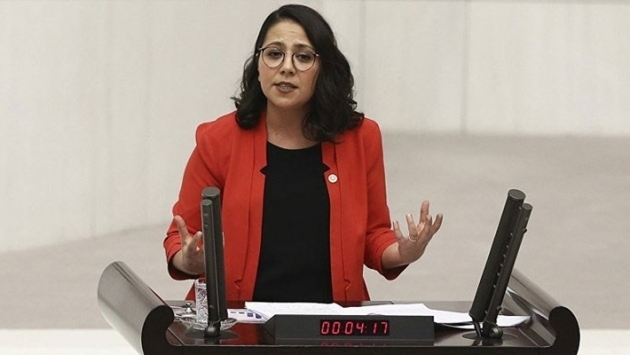 Fuat Oktay konuştu, TİP’li vekil mecliste ‘Palavra’ şarkısı çaldı