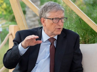 Bill Gates'ten tartışılacak açıklamalar: Omicron Mart'ta bitebilir ama...