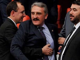 AKP'li 'Yeliz' de ekmek kuyruklarına inanmadı: Film çekmek için