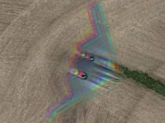İki milyar dolarlık hayalet uçak, Google Earth’e yakalandı