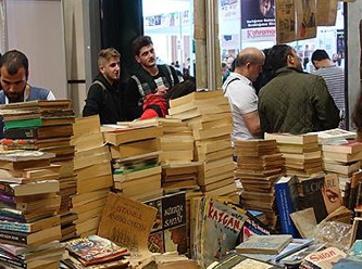 Türkiye'de hammadde fiyatı arttı, kitap almak lüks haline geldi