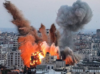 İsrail Gazze Şeridi'ni vurdu