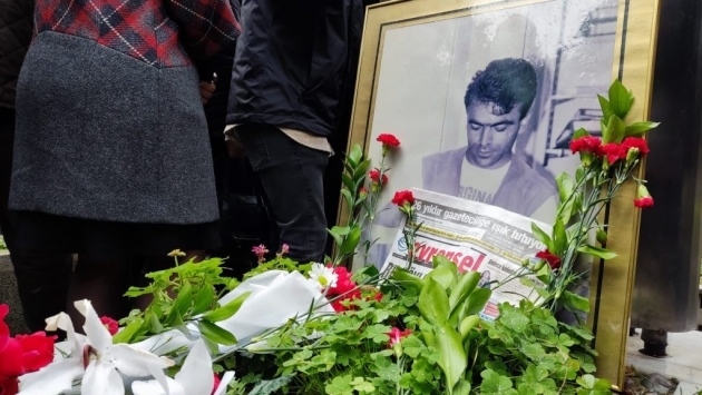 Gazeteci Metin Göktepe, katledilişinin 26. yılında mezarı başında anıldı
