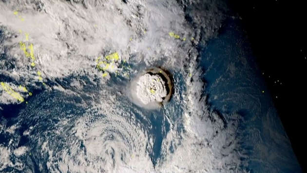 Tonga'da patlayan yanardağ Japonya'da tsunamiye neden oldu 