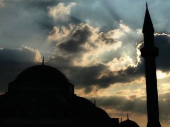 AKP’li belediye 'lüks konut' için camiyi mi yıkacak?