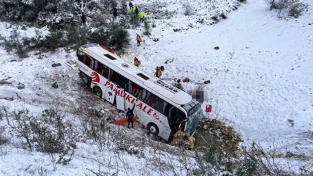 İstanbul’da yolcu otobüsü şarampole yuvarlandı: Üç kişi hayatını kaybetti