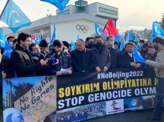 Doğu Türkistanlılar’dan Kış Olimpiyatları’na Tepki