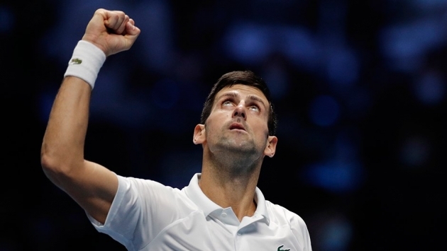 Novak Djokovic Dubai'de korta dönüyor