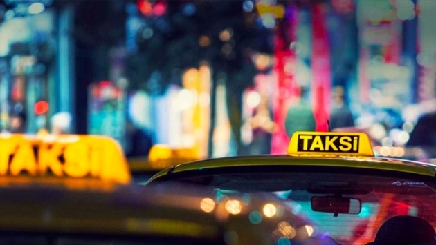 İzmir’de kadın yolcu tartıştığı taksi şoförünü boğdu