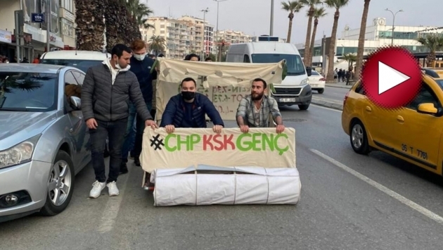 İzmir'de akaryakıt zamlarına 'Taş Devri' protestosu