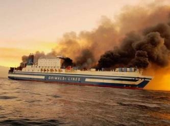 Yunanistan'daki feribot yangınında en az 8 kişi kayıp