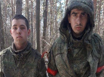 Ukraynalılar, esir alınan Rus askerlerini sosyal medyada paylaşıyor