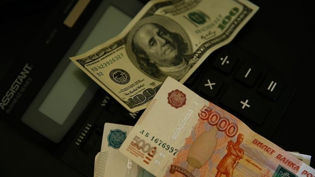 Ruble çakıldı, dolar yeniden 14 lirayı aştı