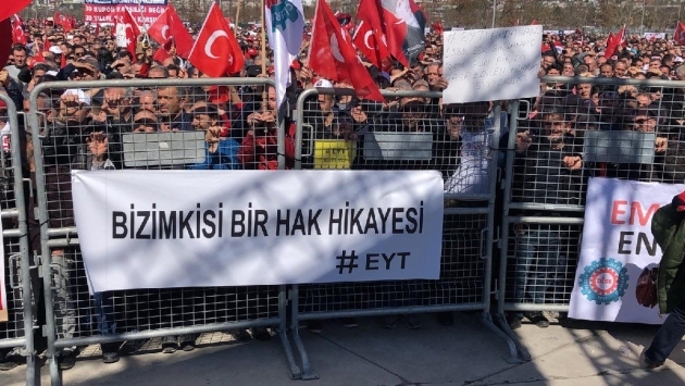 AKP’li Akbaşoğlu: 3600 ek göstergeye ilişkin düzenleme sonrasında EYT ele alınacak