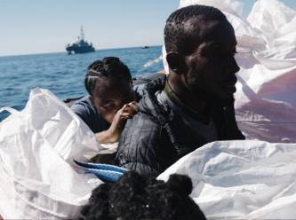 Akdeniz'de 200'den fazla göçmen kurtarıldı