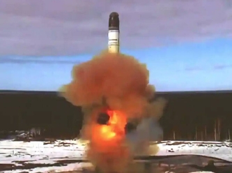 Rusya’dan kritik hamle: Kıtalararası balistik füzeyi test etti