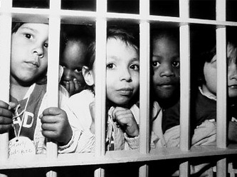 Parmaklıklar ardında ‘bayram’: Çocuklar cezaevinde 5 dakika kalamaz