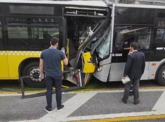 Bir ilk: Sürücüsüz ilerleyen metrobüs kazaya sebep oldu