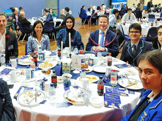 Avustralyalı Bakan Amity Koleji'nin iftarında: 'Salonda geleceğin liderlerini görüyorum'