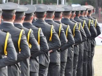 TSK'da profesyoneller zorunlu askerliğini yapanların sayısını geçti