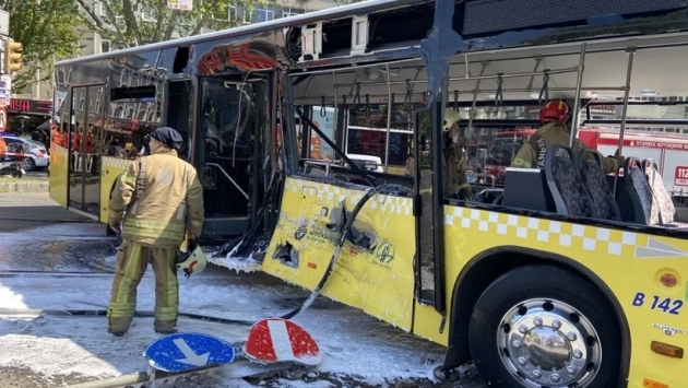 Tramvayla İETT otobüsü kaza yaptı: 6 kişi yaralandı
