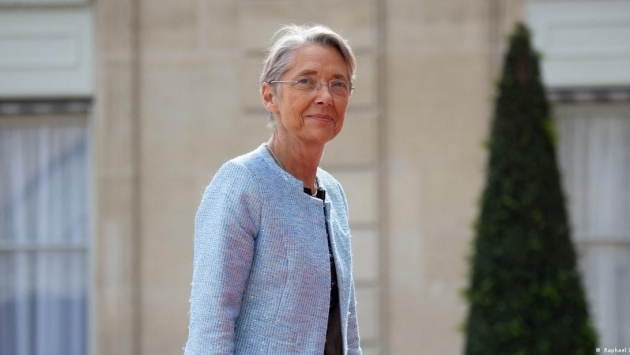 Fransa'da 30 yıl sonra ilk kadın başbakan
