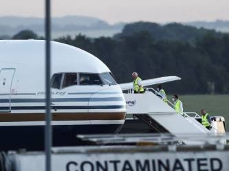 İngiltere’nin ''Ruanda'ya sürgün'' uçağını AİHM son anda durdurdu