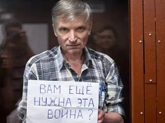 Savaşı kınayan Rus siyasetçi cezalandırıldı