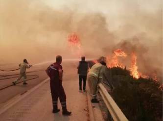 Datça yangını sürüyor: Alevler yerleşimlere ilerledi, tahliye kararı alındı