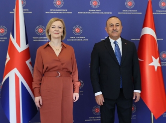 İngiltere Dışişleri Bakanı, mültecileri Türkiye'ye göndermeyi planlıyor