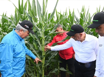 Tarım Bakanı Vahit Kirişci Venezuela’ya toprak bakmaya gitti