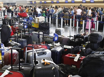 Avrupa'daki havalimanlarında kriz devam ediyor