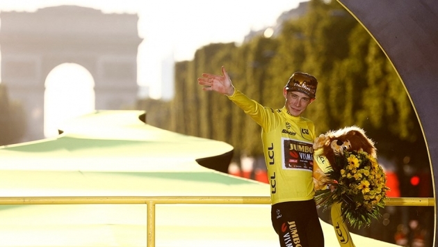 Fransa Bisiklet Turu'nda kazanan Jonas Vingegaard