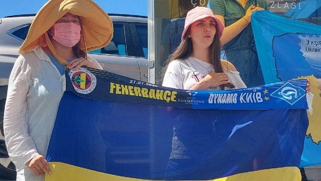 Ukraynalılardan İstanbul’da Fenerbahçe protestosu