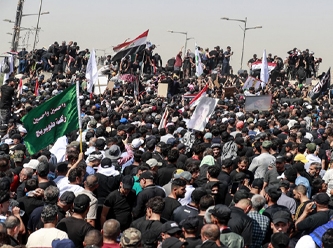 Irak’ta olaylar büyüyor: Sadr destekçileri ikinci kez parlamentoyu bastı