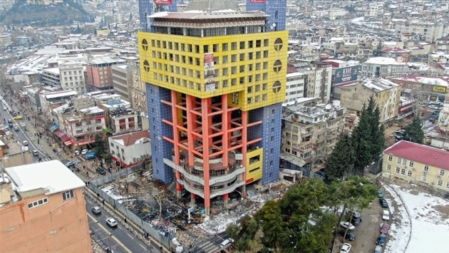 'Dünyanın en saçma binası'nın geciken yıkımına para cezası