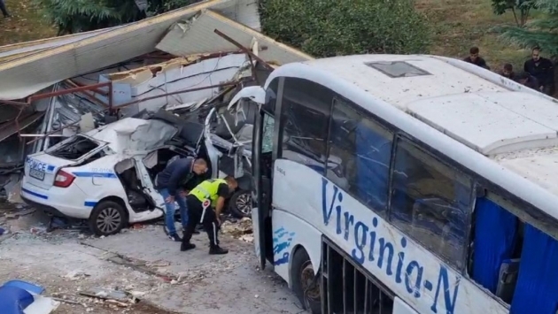 Türk plakalı otobüs 'dur' ihtarına uymadı: İki Bulgar polisi öldü