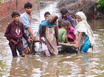 Pakistan'da sel felaketi büyüyor: En az 1100 kişi öldü