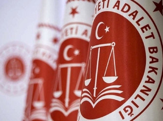 AKP başörtüsüne yönelik anayasa değişikliği çalışmalarına başladı