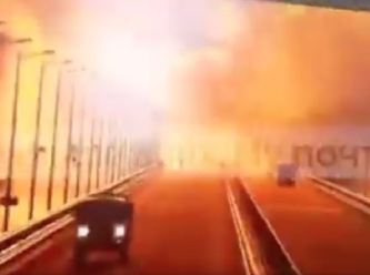 Rusya'yı Kırım'a bağlayan köprüde büyük patlama