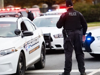 ABD’de polis, otomobilde hamburger yiyen 17 yaşındaki genci vurdu