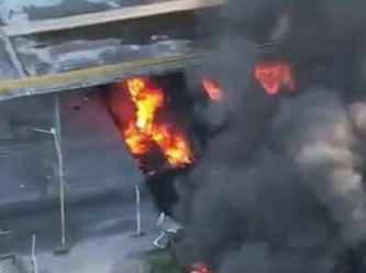 Meksika'da tanker kazası: Demiryolu alevler içinde kaldı