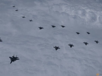 Kore semalarında yüksek gerilim: 260 savaş uçağı aynı anda havalandı