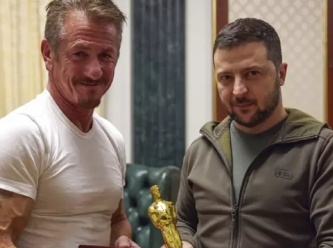 Sean Penn, Oscar ödülünü Zelenskiy’e hediye etti