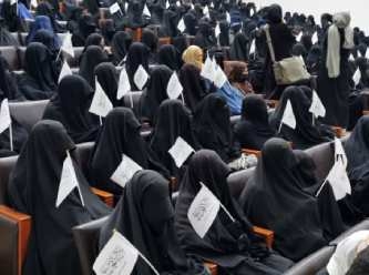 Taliban'dan kadınlara üniversite yasağı