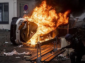 Paris'teki gösterilerde gerilim