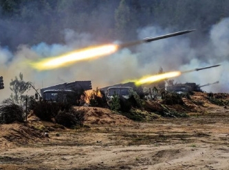 Rusya'dan Ukrayna'nın doğusuna yoğun bombardıman