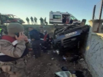 Mardin'de servis aracı devrildi, 6 kişi öldü, 5 kişi yaralandı