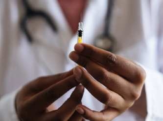 AKP’li işadamının aldığı Kuduz aşısının ihalesi var kendisi yok: Hastalar dört dönüyor